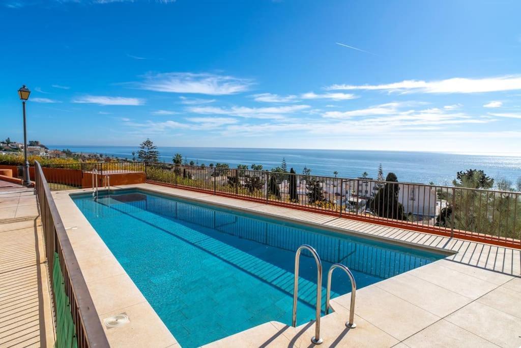 Adosado Con Vistas Al Mar Desde La Piscina Con Bbq Villa เบเลซ-มาลากา ภายนอก รูปภาพ